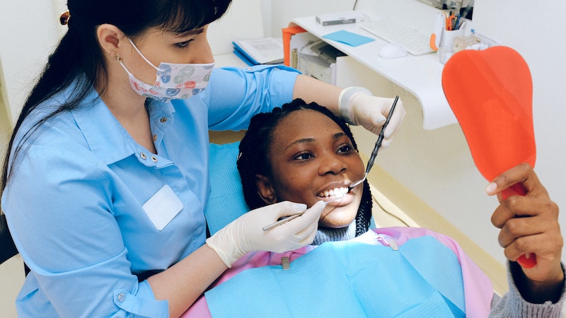 Hvordan man vælger den rigtige tandlæge til sine behov